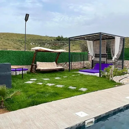 Hidden Paradise Garden & 3*