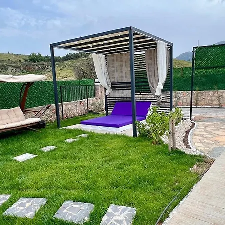Hidden Paradise Garden &